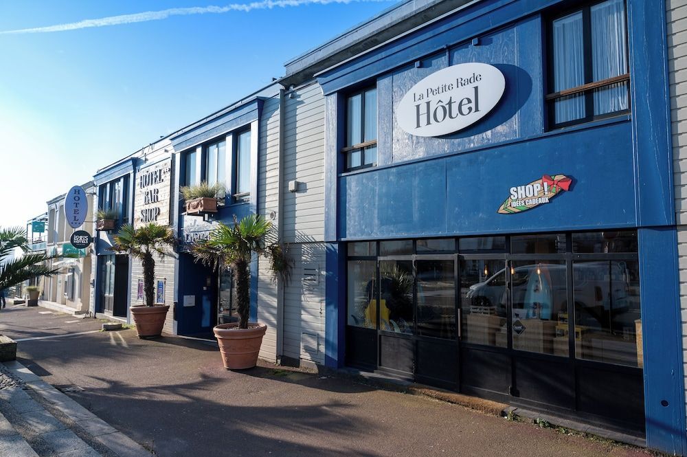 LOGIS HOTEL - La Petite Rade 1