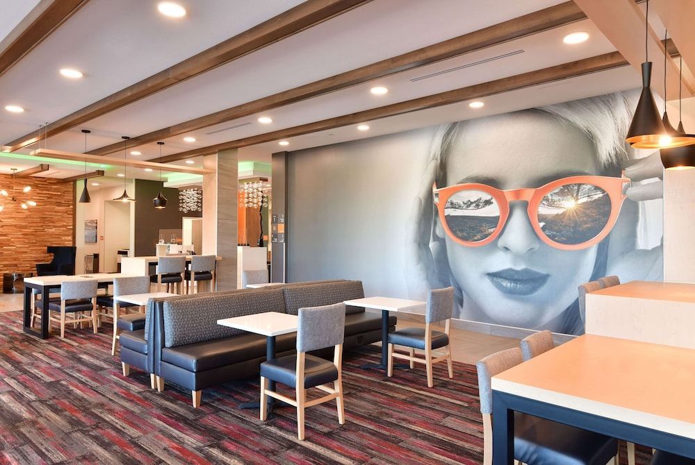 La Quinta Inn & Suites by Wyndham Wisconsin Dells- Lake Delton 1