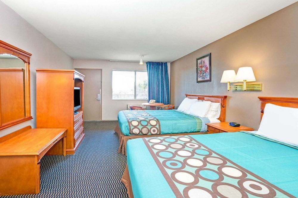 Super 8 by Wyndham Upland Ontario CA 2