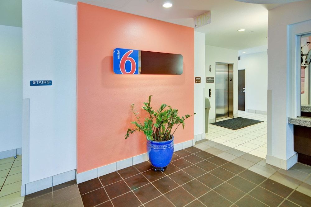 Motel 6-Roanoke, TX - Northlake - Speedway 2