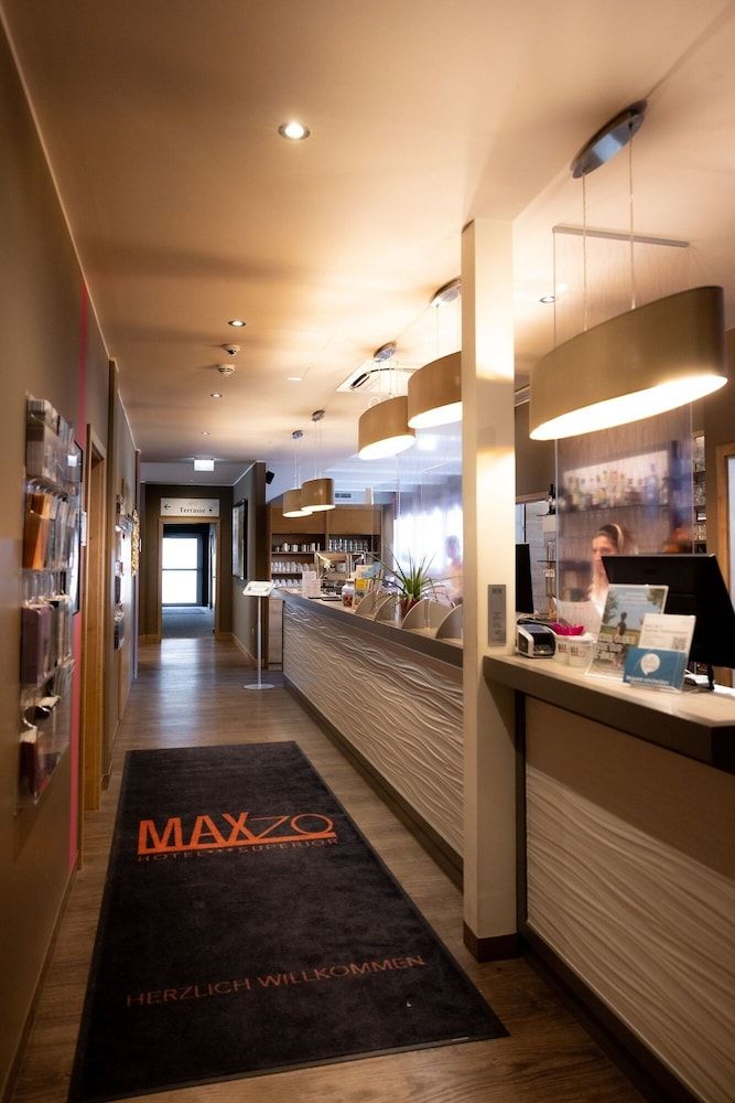HOTEL max70 2