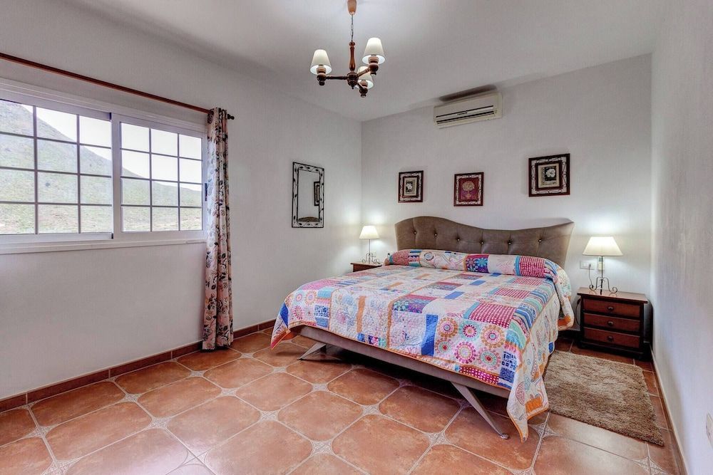 Beautiful Arianny House With Pool 2