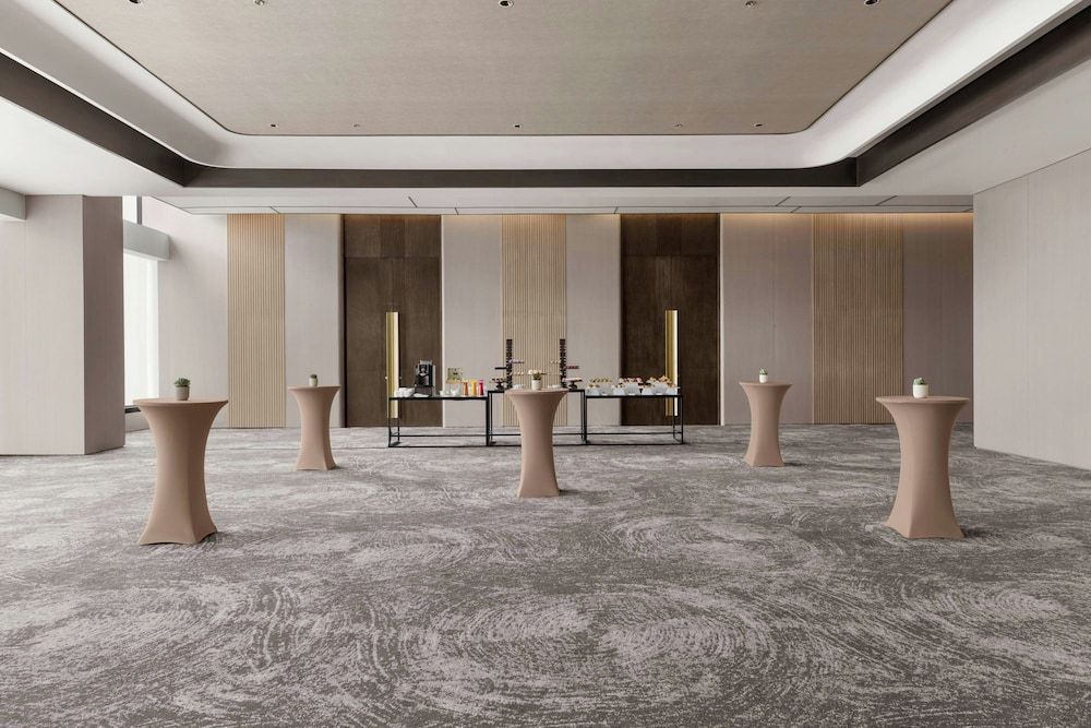 AC Hotel by Marriott Manila 2