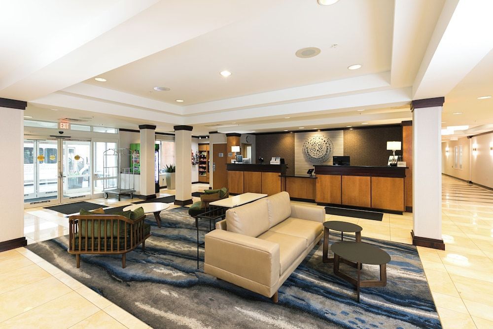 Fairfield Inn & Suites by Marriott Milwaukee Airport 1