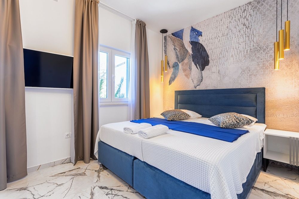 Villa Capitis in the Centre- Exclusive Apartment – Stunning Fortress View 2