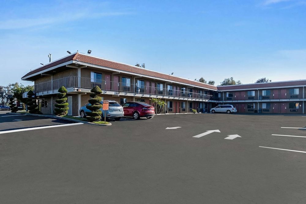 Knights Inn Madera 1