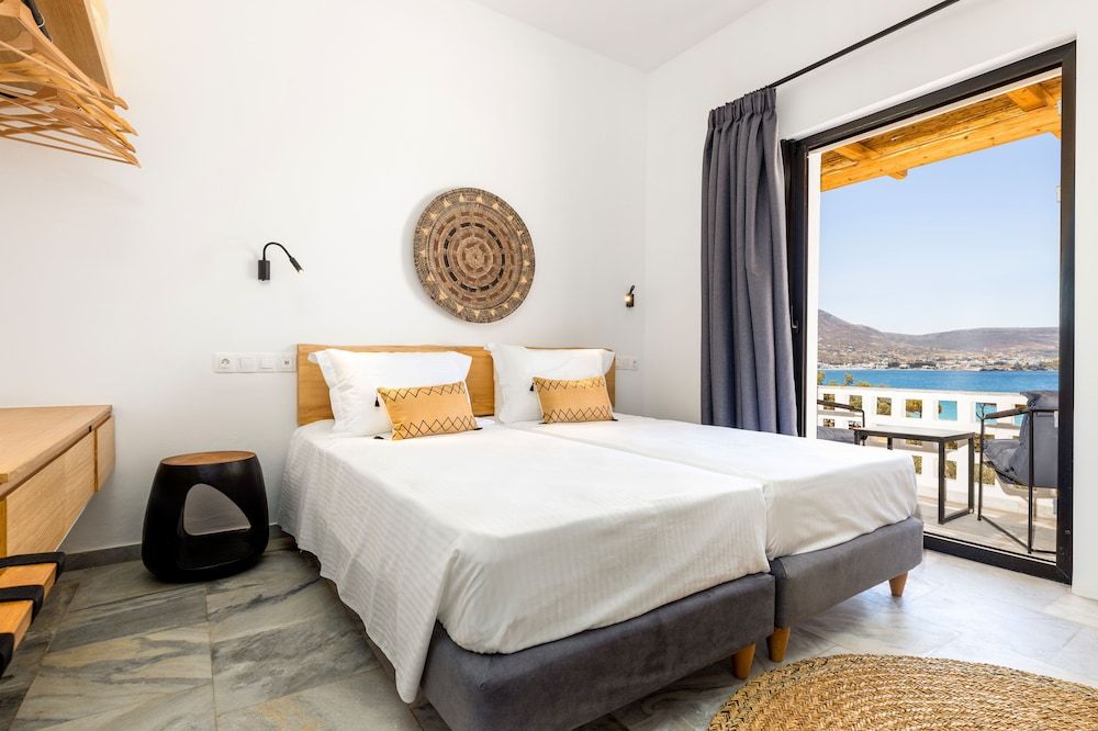 Omilos Beachfront House 2