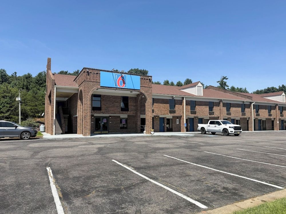 Motel 6 Fancy Gap VA 1