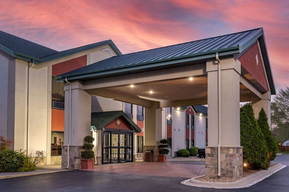 Best Western Plus Springfield Airport Inn 1