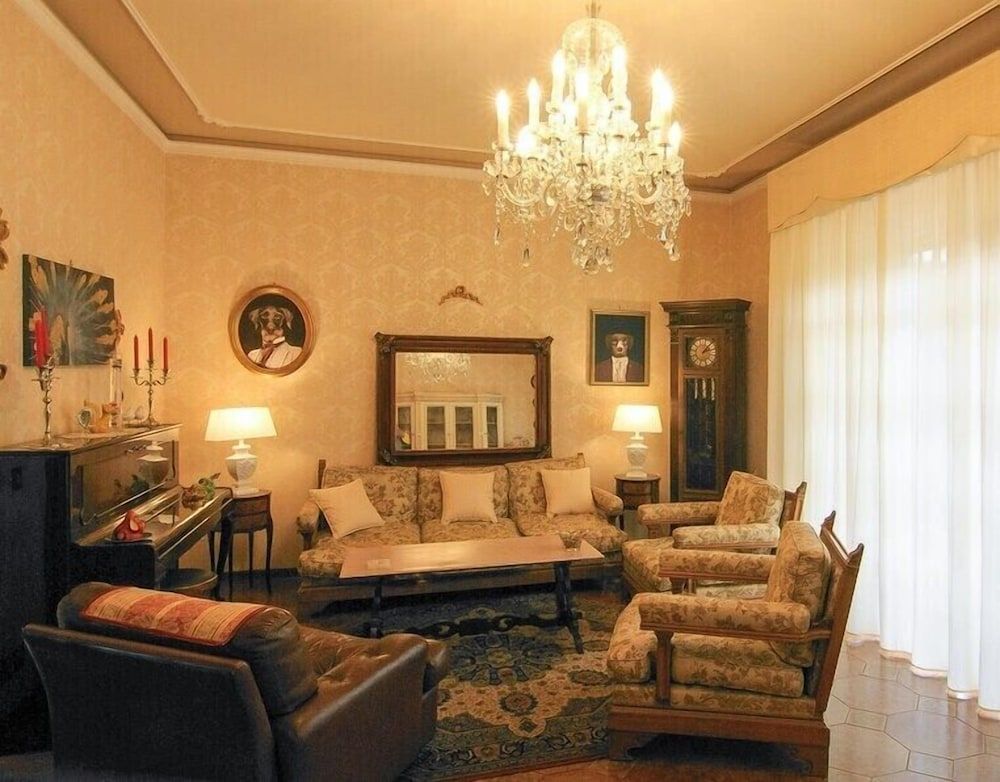 Butterfly Apartment In Lucca 1