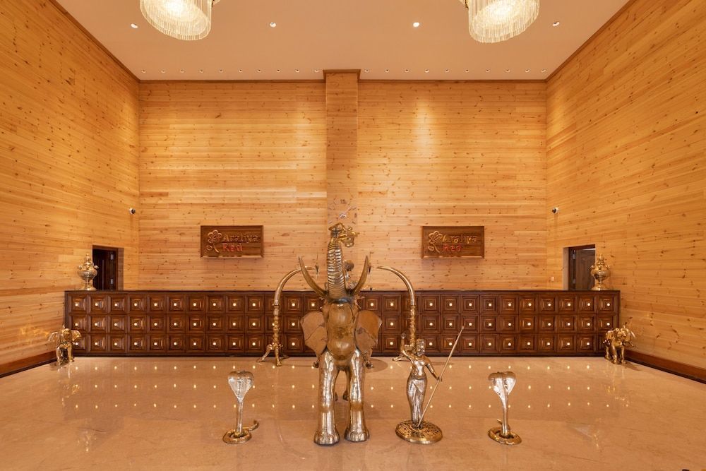 Araliya Red - Budget friendly Hotel- Where you find stunning 360 panoramic view of Nuwara Eliya 2