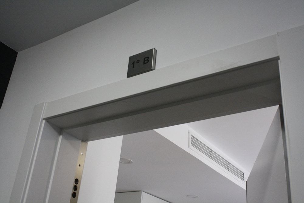 APARTAHOTEL MADRID URBAN SUITES - EDIFICIO EXCLUSIVO - 7 Apartments Boutique Full Equiped 2