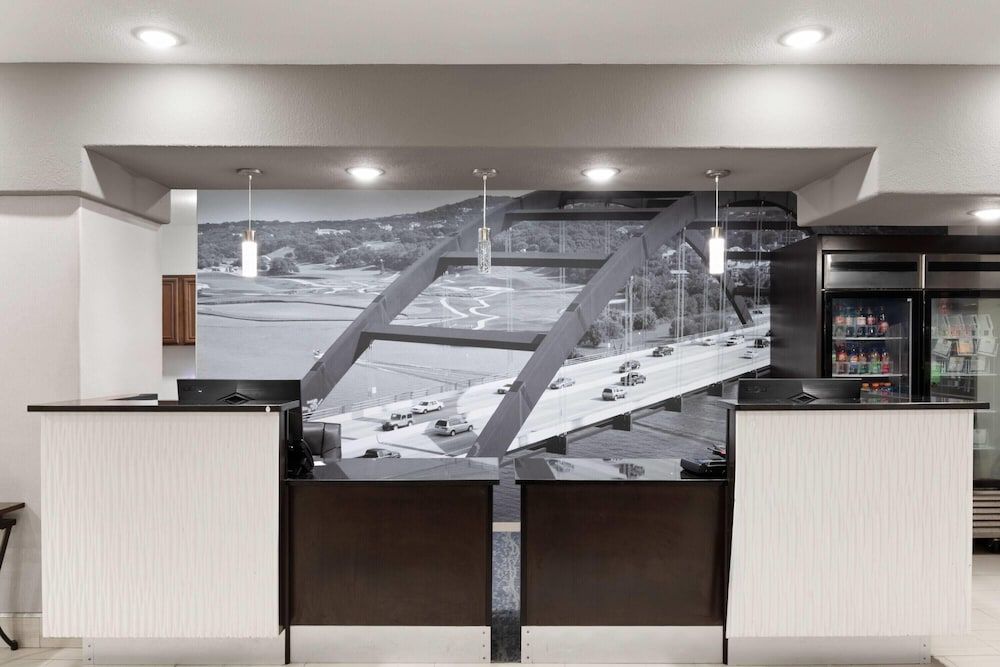 La Quinta Inn & Suites by Wyndham Kyle - Austin South 2