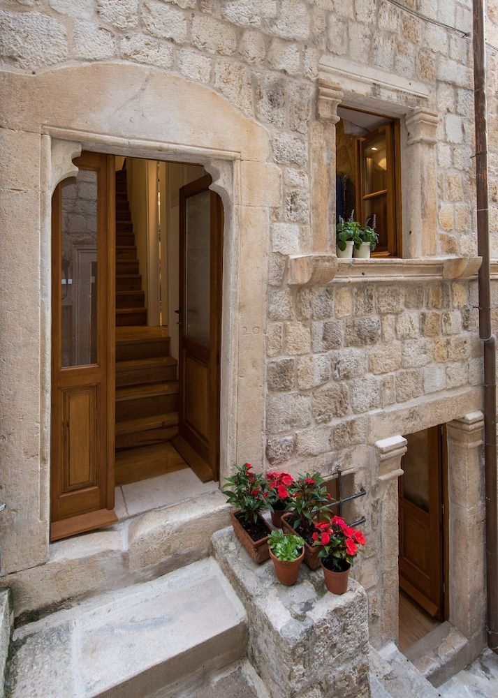 Live Laugh Love Dubrovnik Luxury Rooms 1