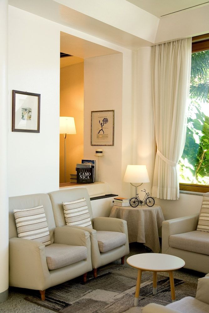 Albergo Sorriso 2