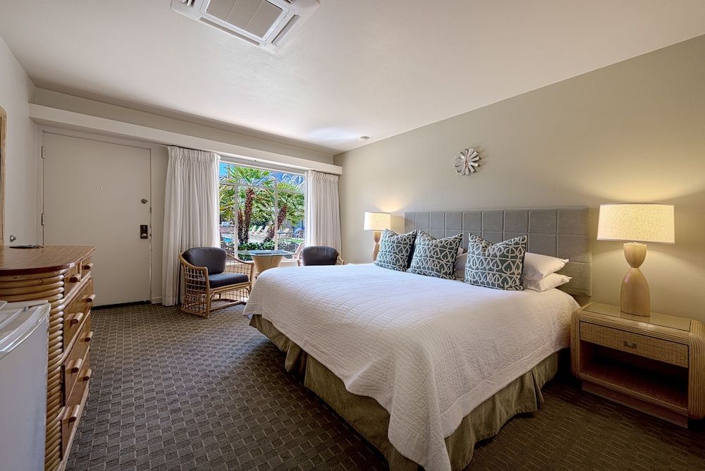 Desert Hills - 21 and Over - A Town & Desert Boutique Hotel 2