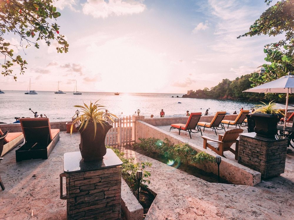 Sunset Shores Beach Hotel 1