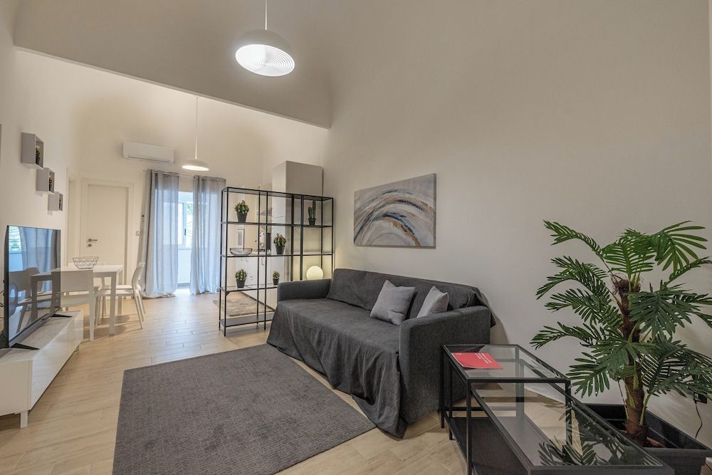 Al Khalisa Apartment by Wonderful Italy 1