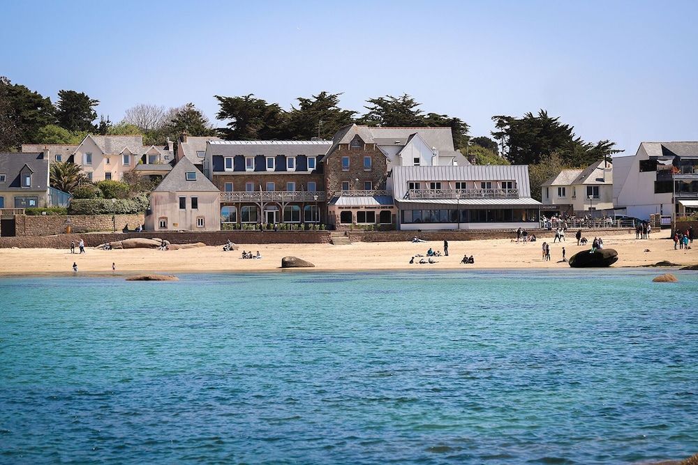 Logis Hôtel Saint Guirec Et De La Plage 1
