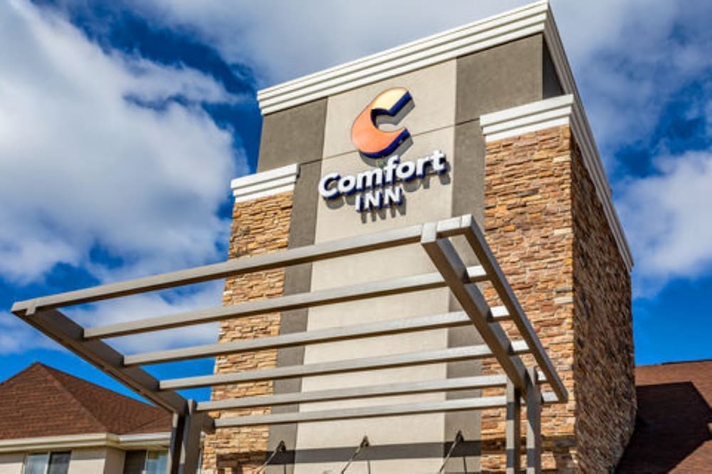Comfort Inn Waukesha - Milwaukee West 1