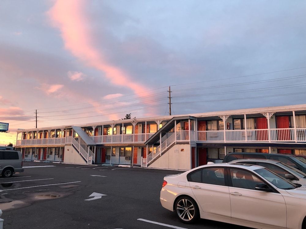 New Sea Breeze Motel 1