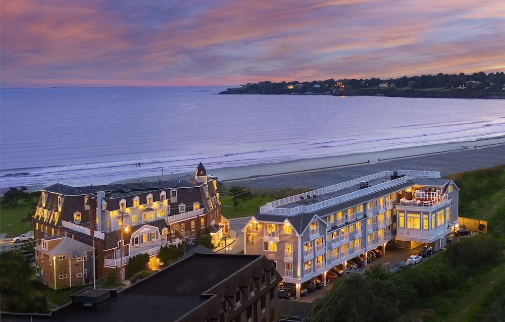 Newport Beach Hotel & Suites 1