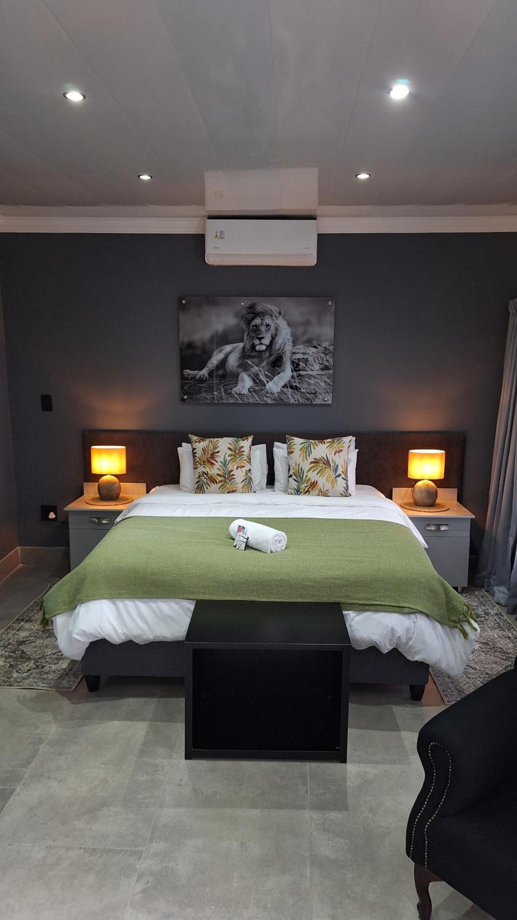 Lion Lodge 1