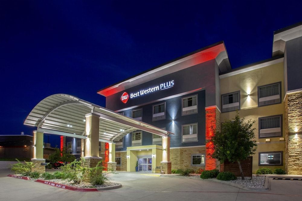 Best Western Plus Lampasas Inn & Suites 1