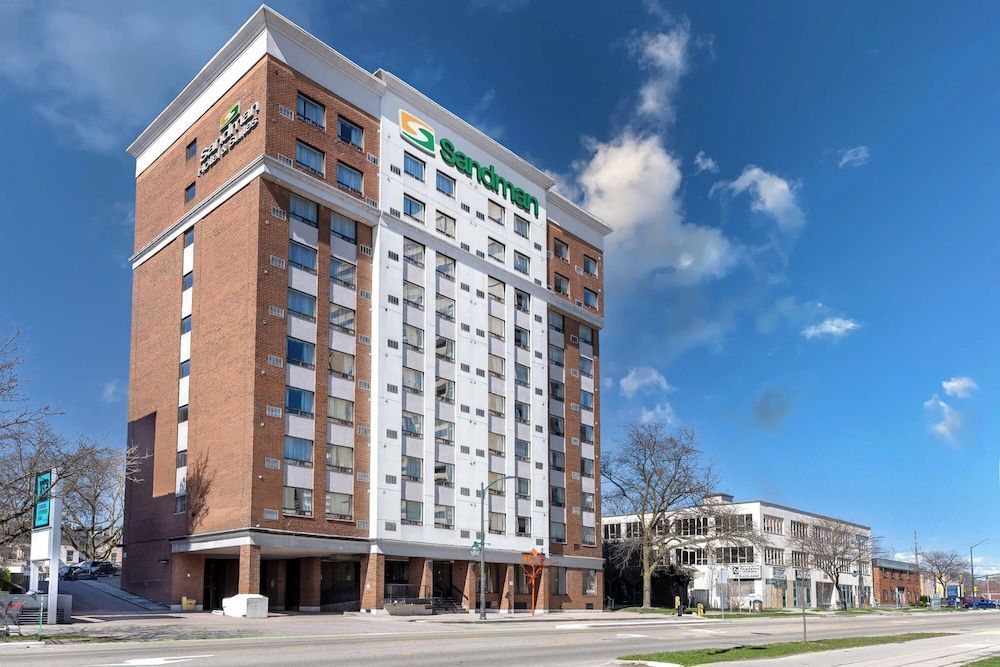 Sandman Hotel & Suites London Downtown 1