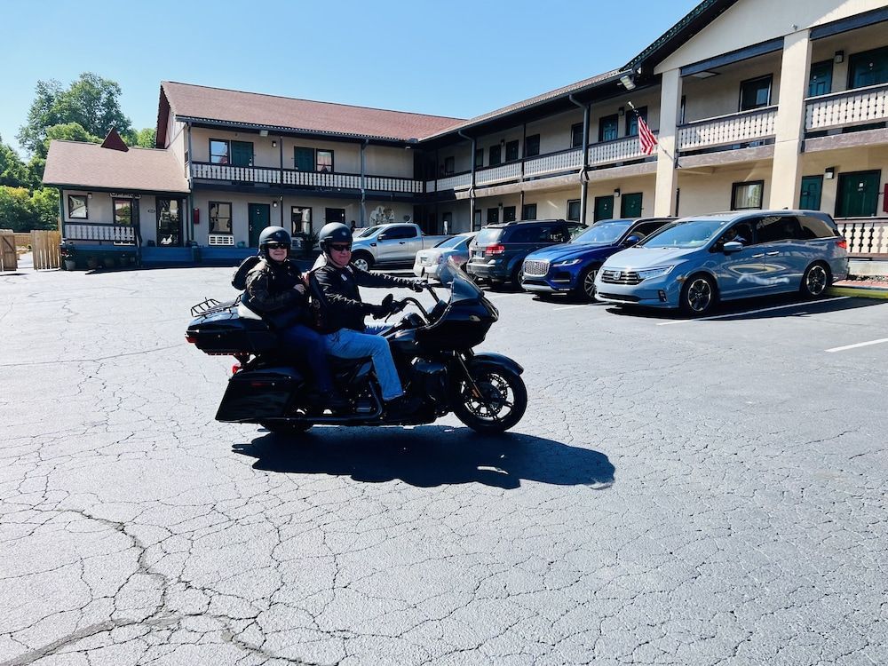 Alpine Valley Inn 1