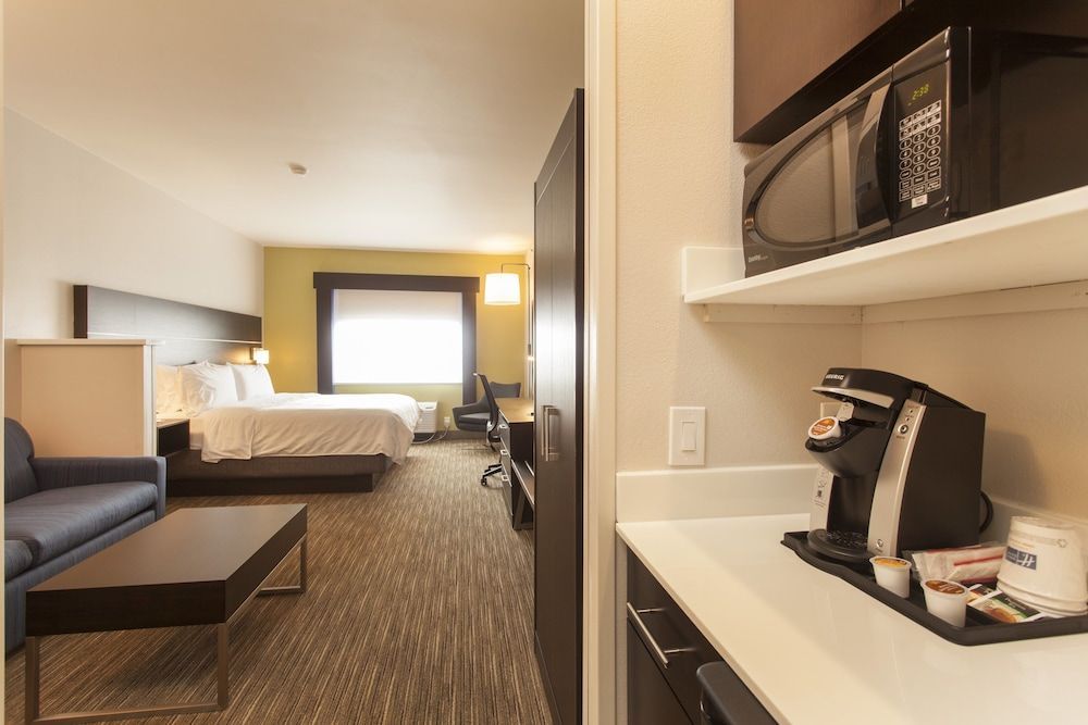 Holiday Inn Express & Suites SANTA FE by IHG 2
