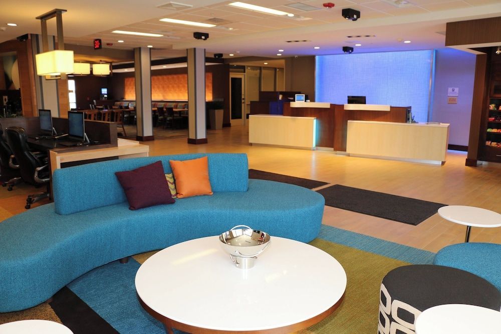 Fairfield Inn & Suites by Marriott Bowling Green 2
