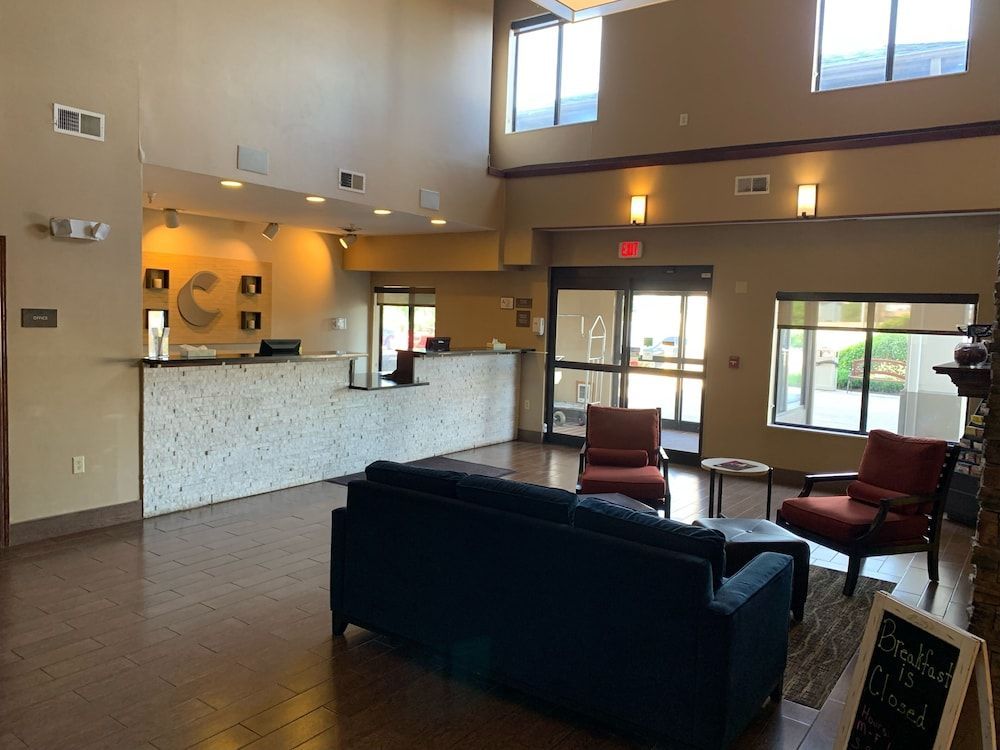 Comfort Suites Fort Wayne North 1