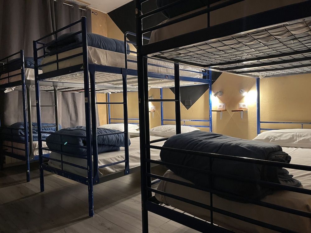 Lion University & Youth Hostel Milano 2