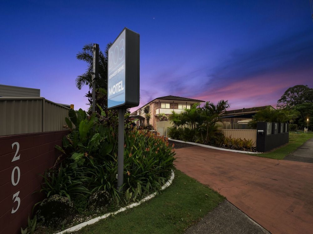 Kennedy Drive Boutique Motel & Nursery- Close To City Centre & Airport - 24 Hour Self Check-In 1