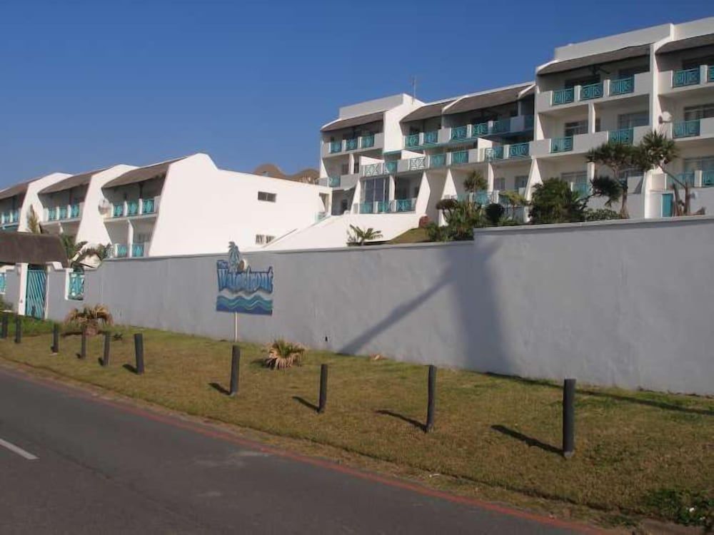 Waterfront Getaway, 2 Bedroom Seaside Bliss 1