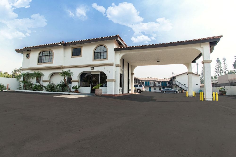 Magnolia Tree Hotel - Near Anaheim Convention Center 2