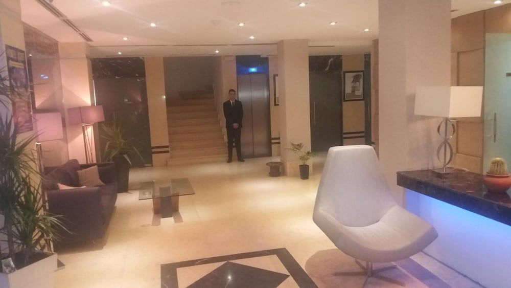 Hotel Adef 2