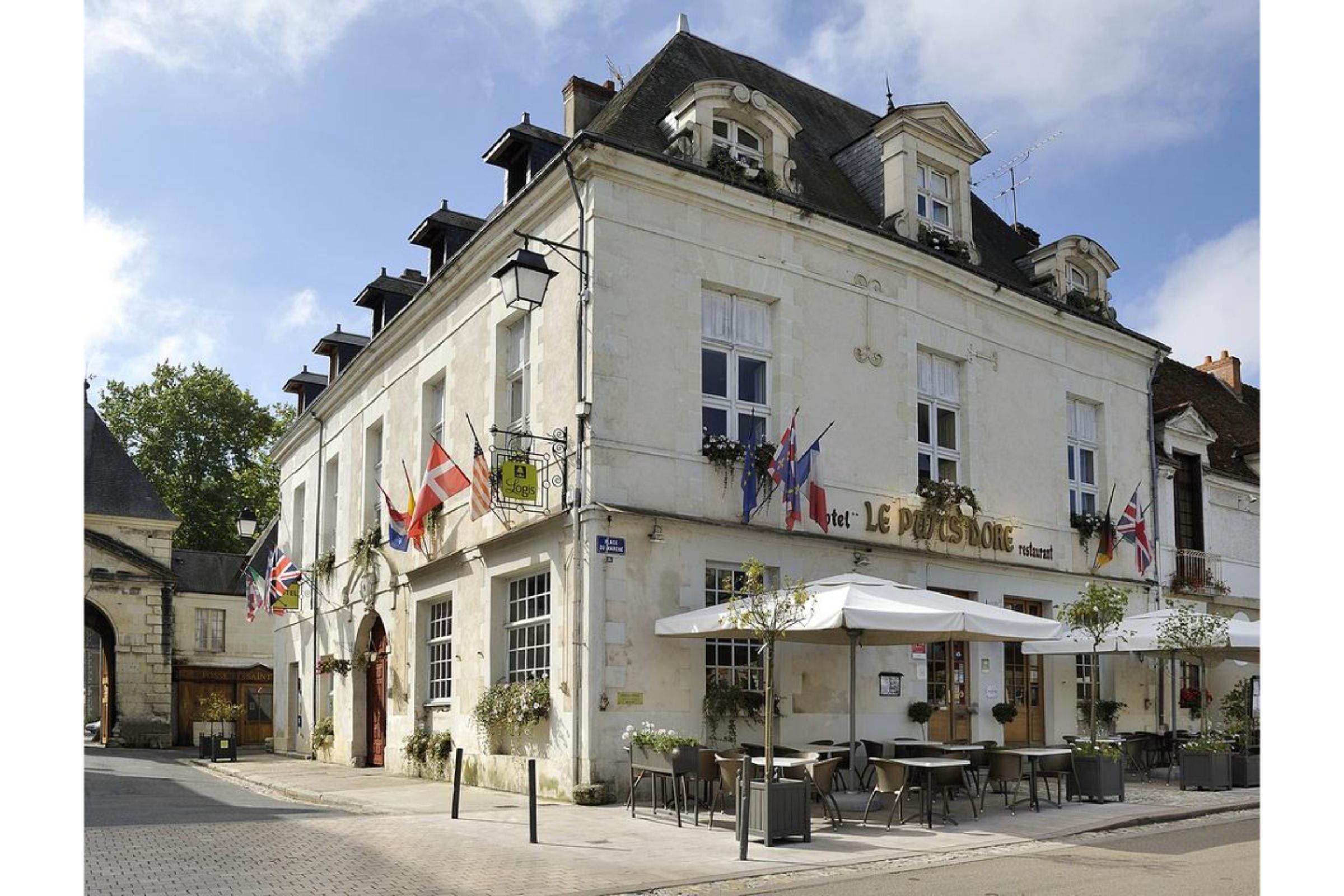 Logis Hôtel Restaurant Le Puits Doré 2