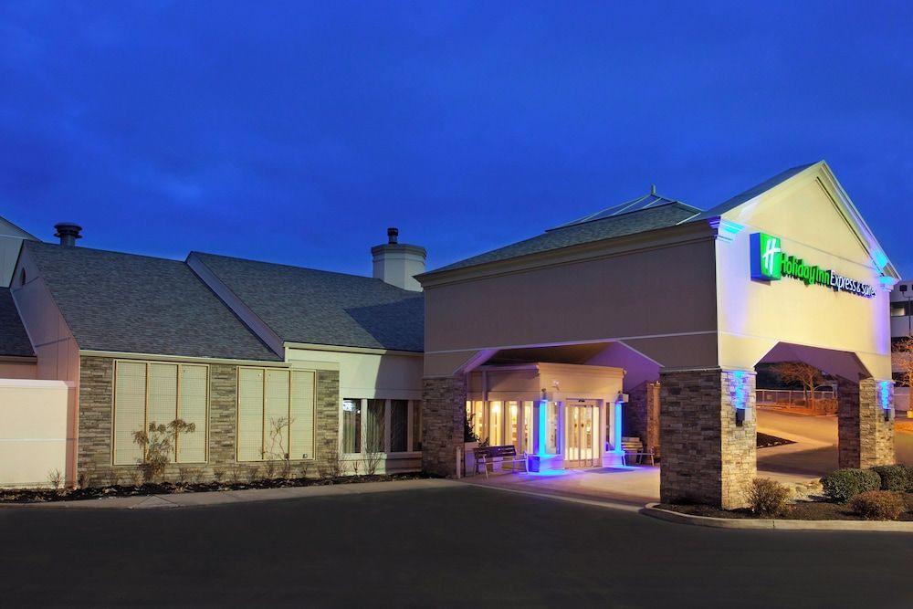 Holiday Inn Express & Suites PITTSBURGH AIRPORT by IHG 1