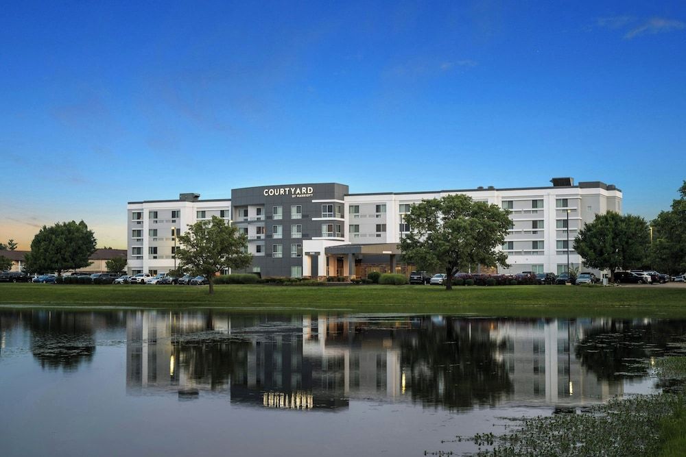 Courtyard by Marriott Evansville East 1
