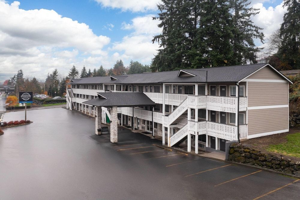 Basecamp Puyallup a Travelodge by Wyndham 1