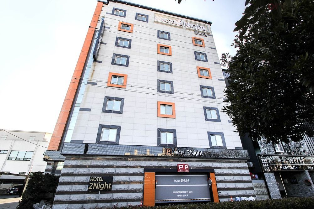 2Night Hotel 1