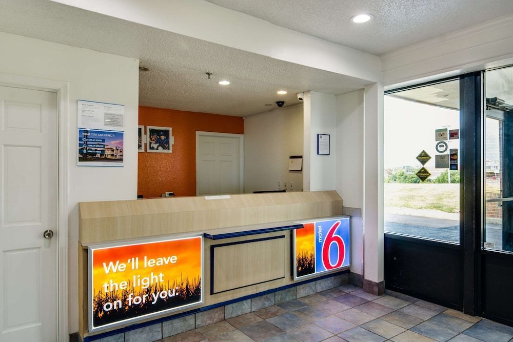 Motel 6-Waukegan, IL 2