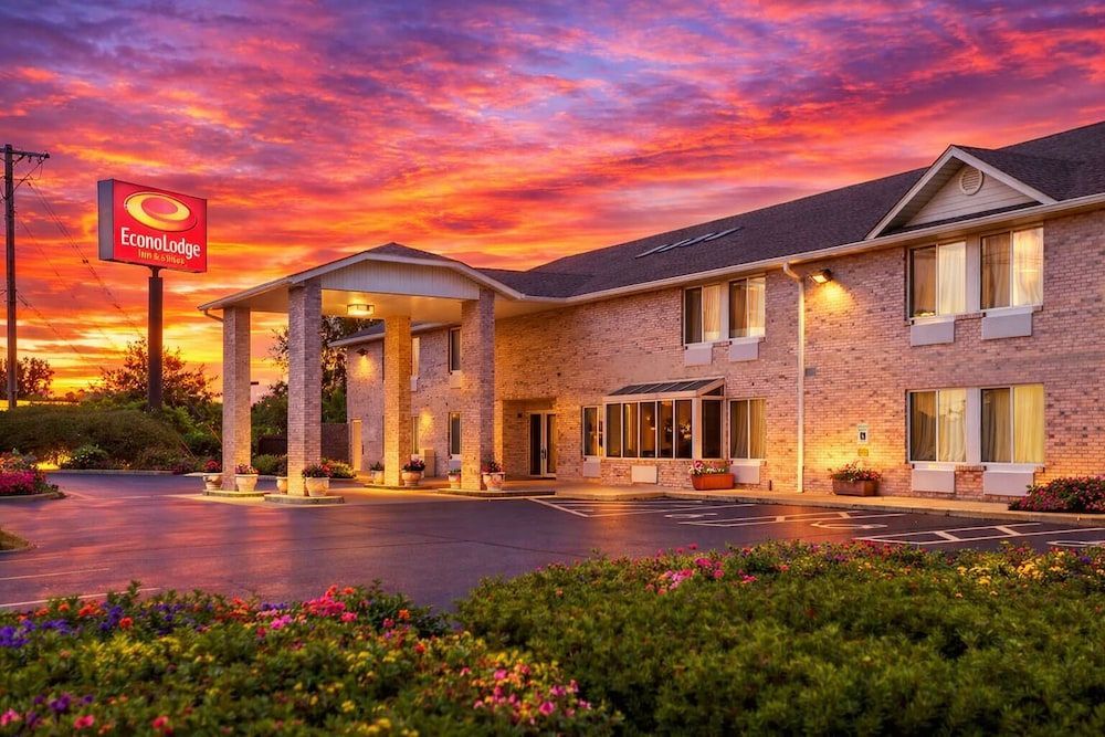 Econo Lodge Inn & Suites Fairview Heights St Louis 1