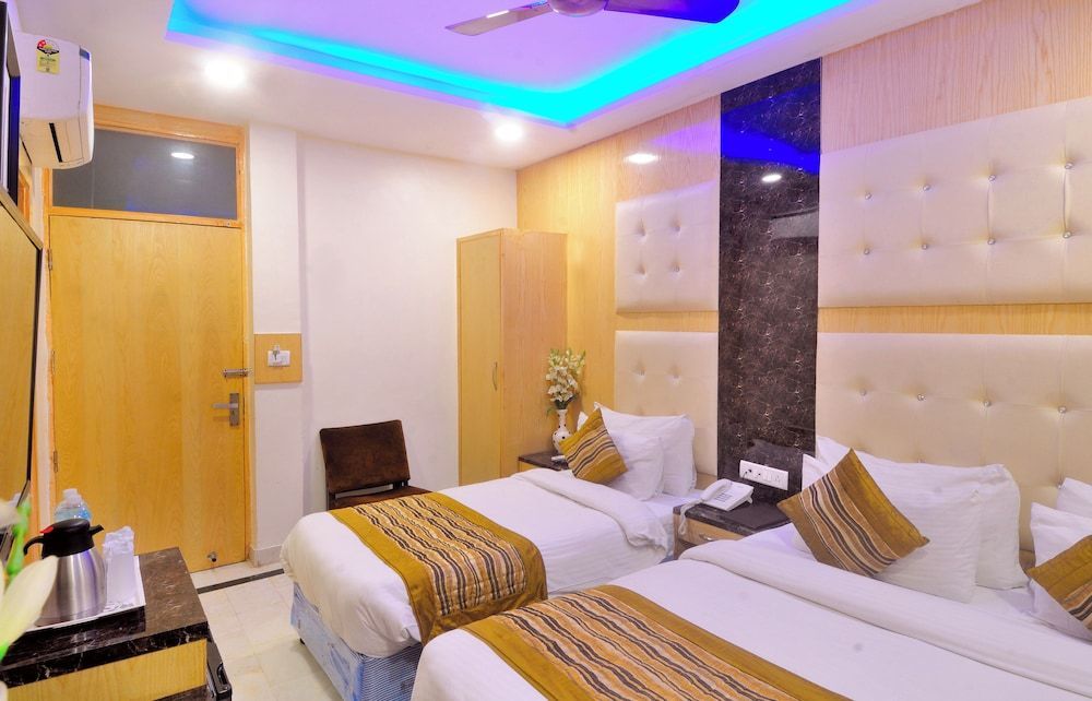 Hotel All Iz Well - Just a min away from New Delhi Railway Station 1
