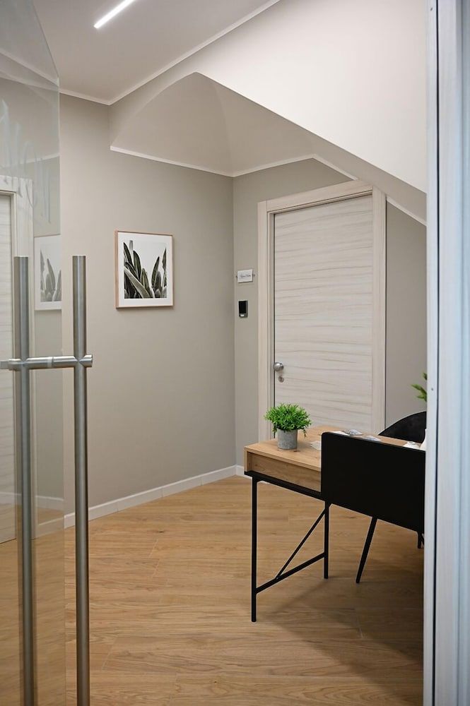 Mom Apartment Rooms&Suites 1