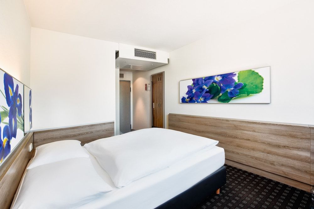 Sunday Hotel Frankfurt Airport West 2