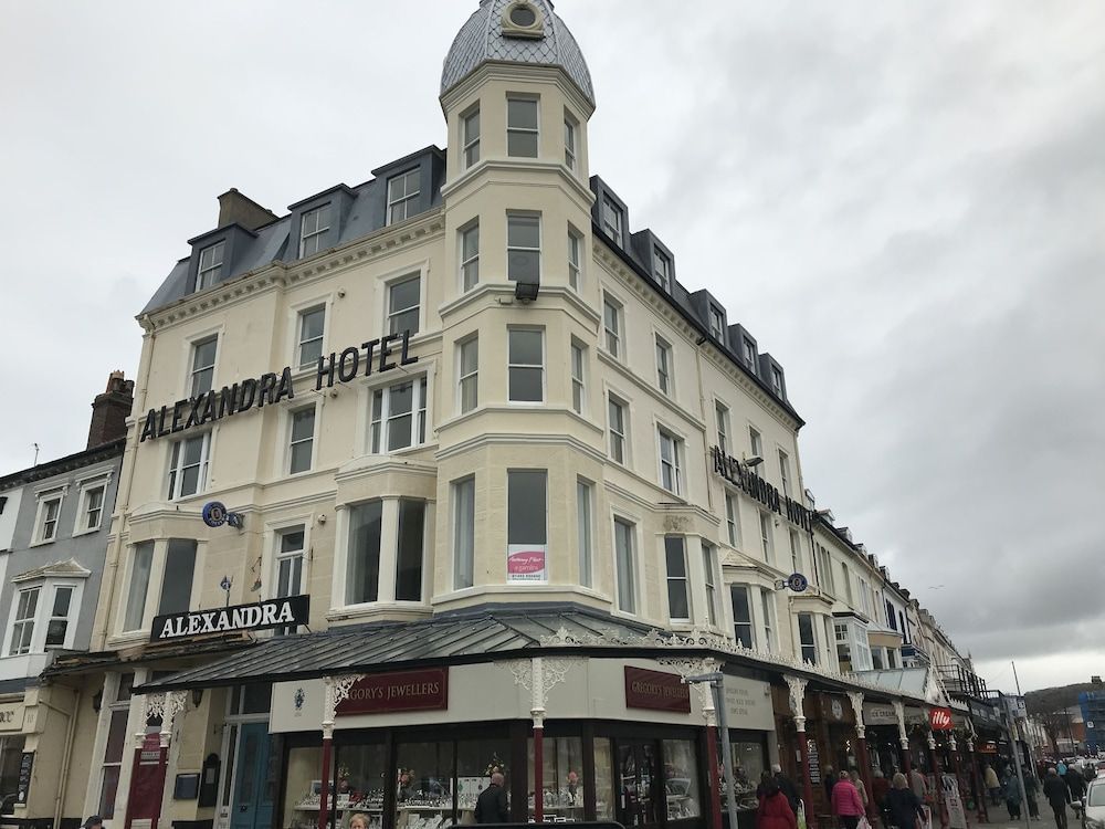 The New Alexandra Hotel 1