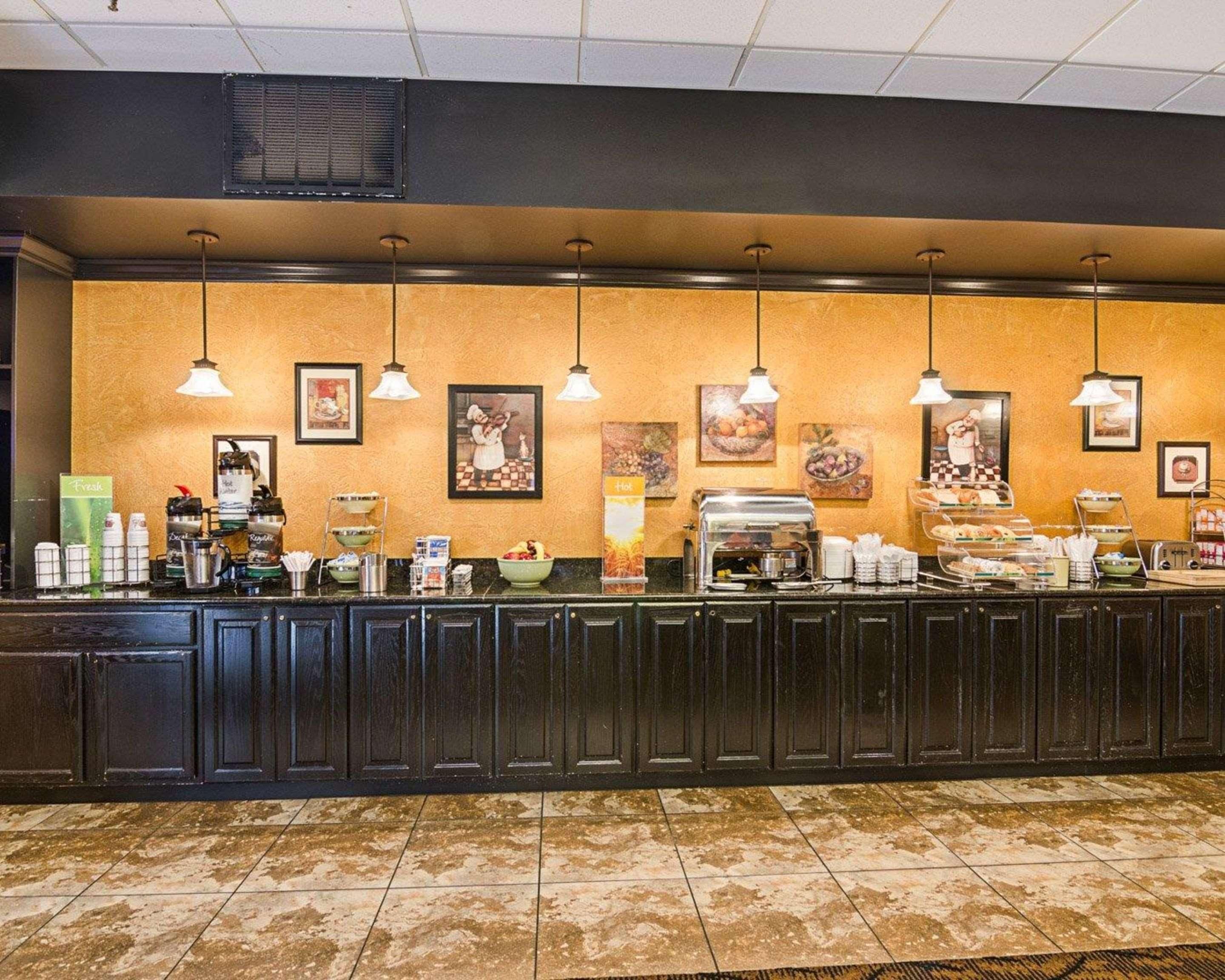 Quality Inn Lewisburg 2